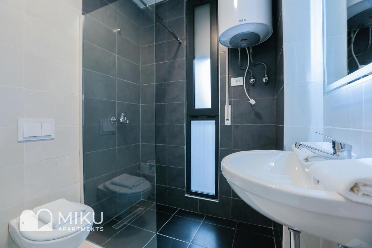 Miku Apartment - Glamorous 1Bedroom Apartment At Olympic Residence Tirana Exterior foto