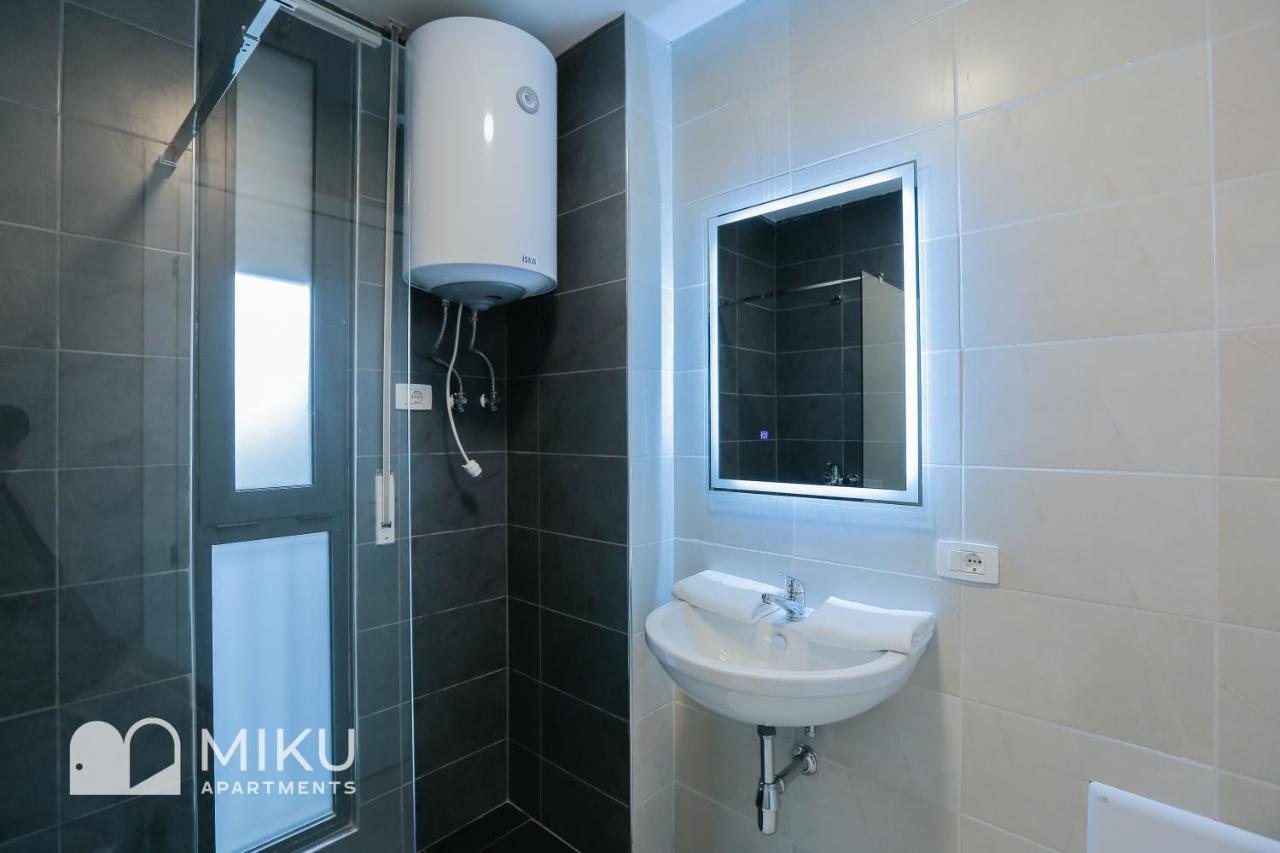 Miku Apartment - Glamorous 1Bedroom Apartment At Olympic Residence Tirana Exterior foto