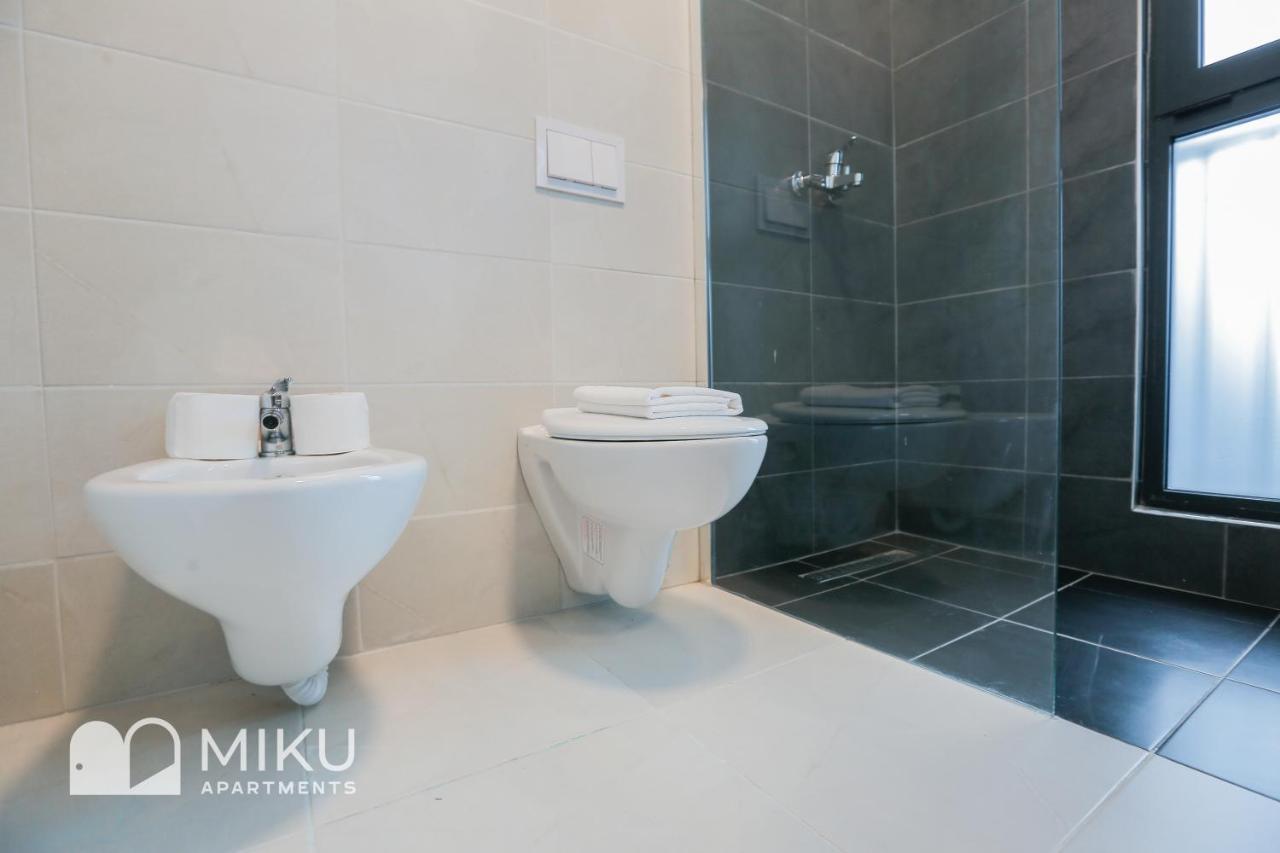 Miku Apartment - Glamorous 1Bedroom Apartment At Olympic Residence Tirana Exterior foto